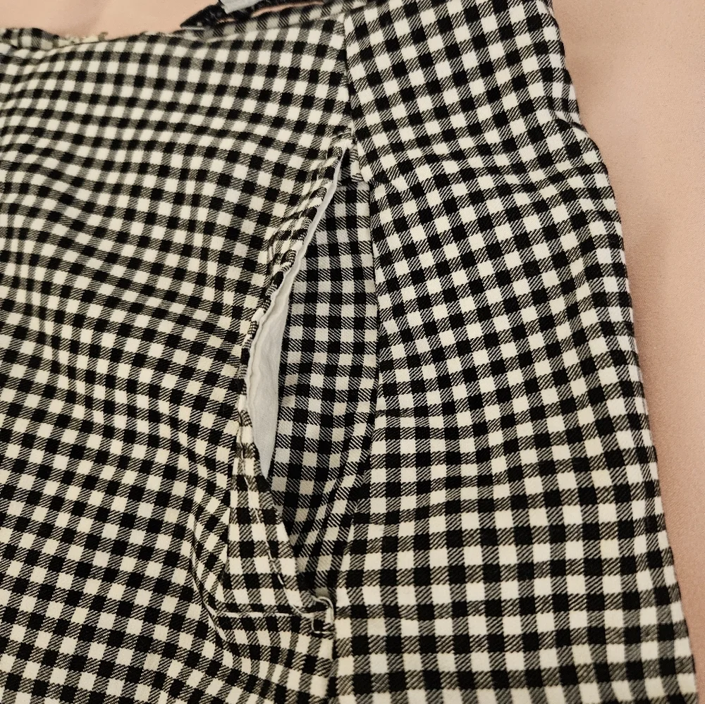 Urban Outfitters Black and White Mini Pencil Skirt With Pockets - Picture 3 of 5